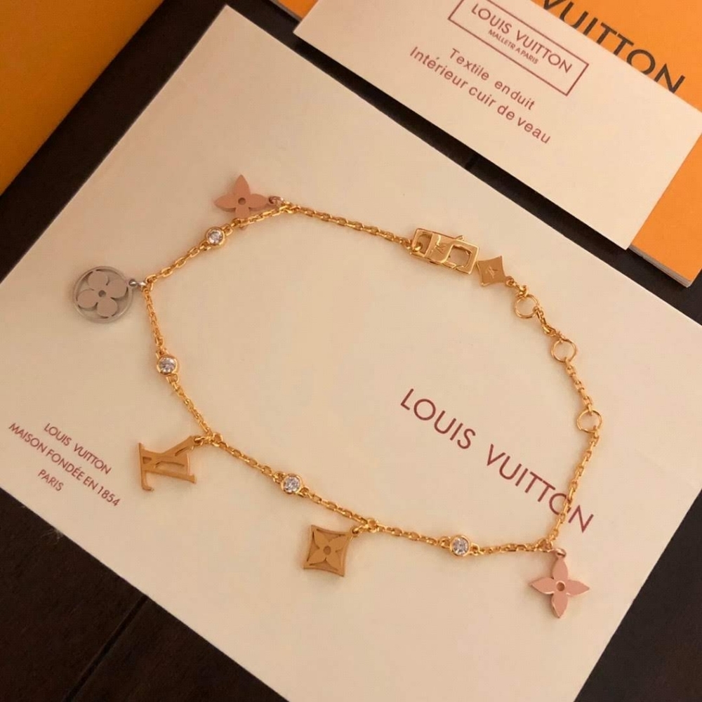 ✨🎊Authentic 💎Louis Vuitton bracelet